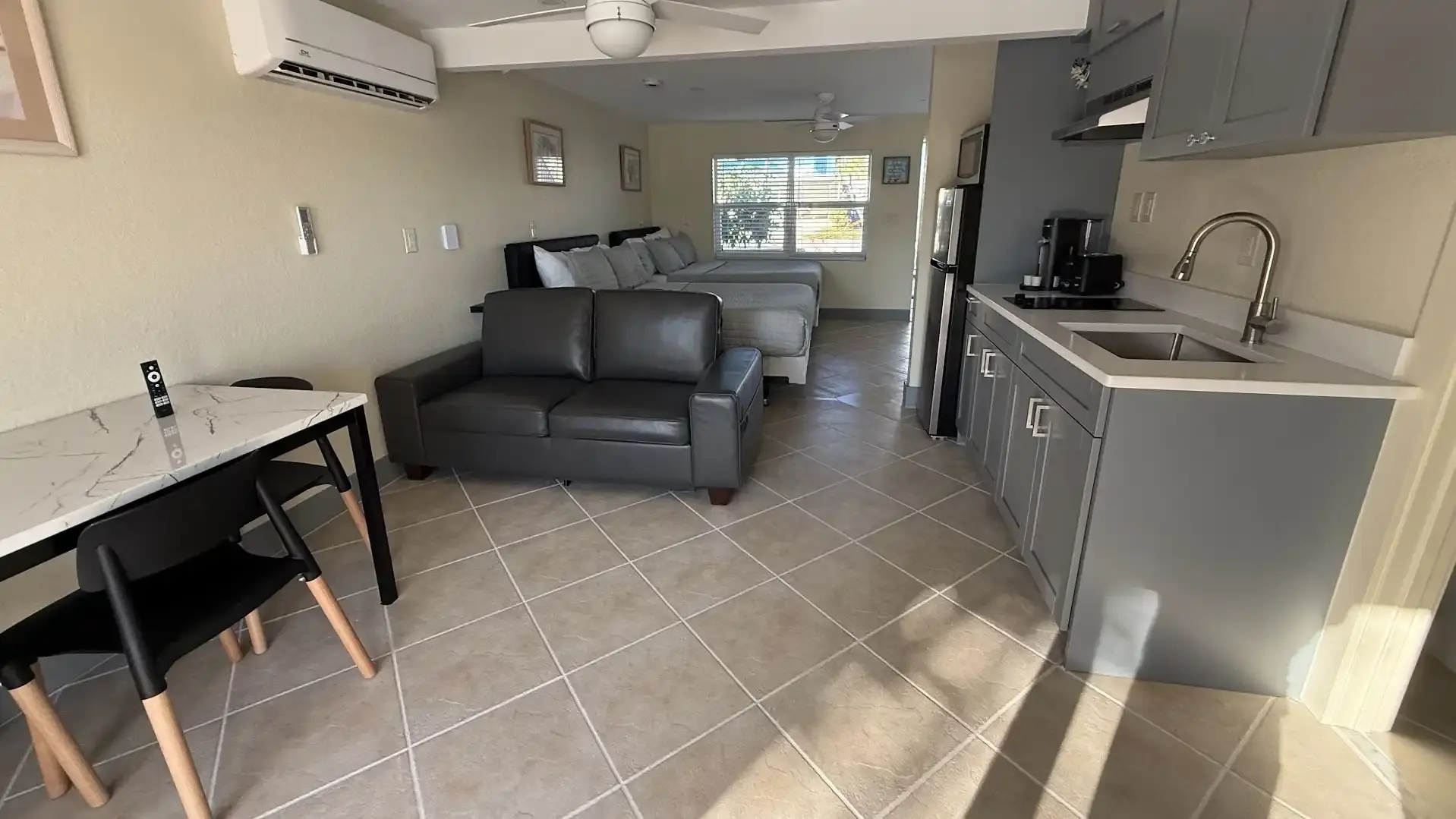 Room 3 — photo 2